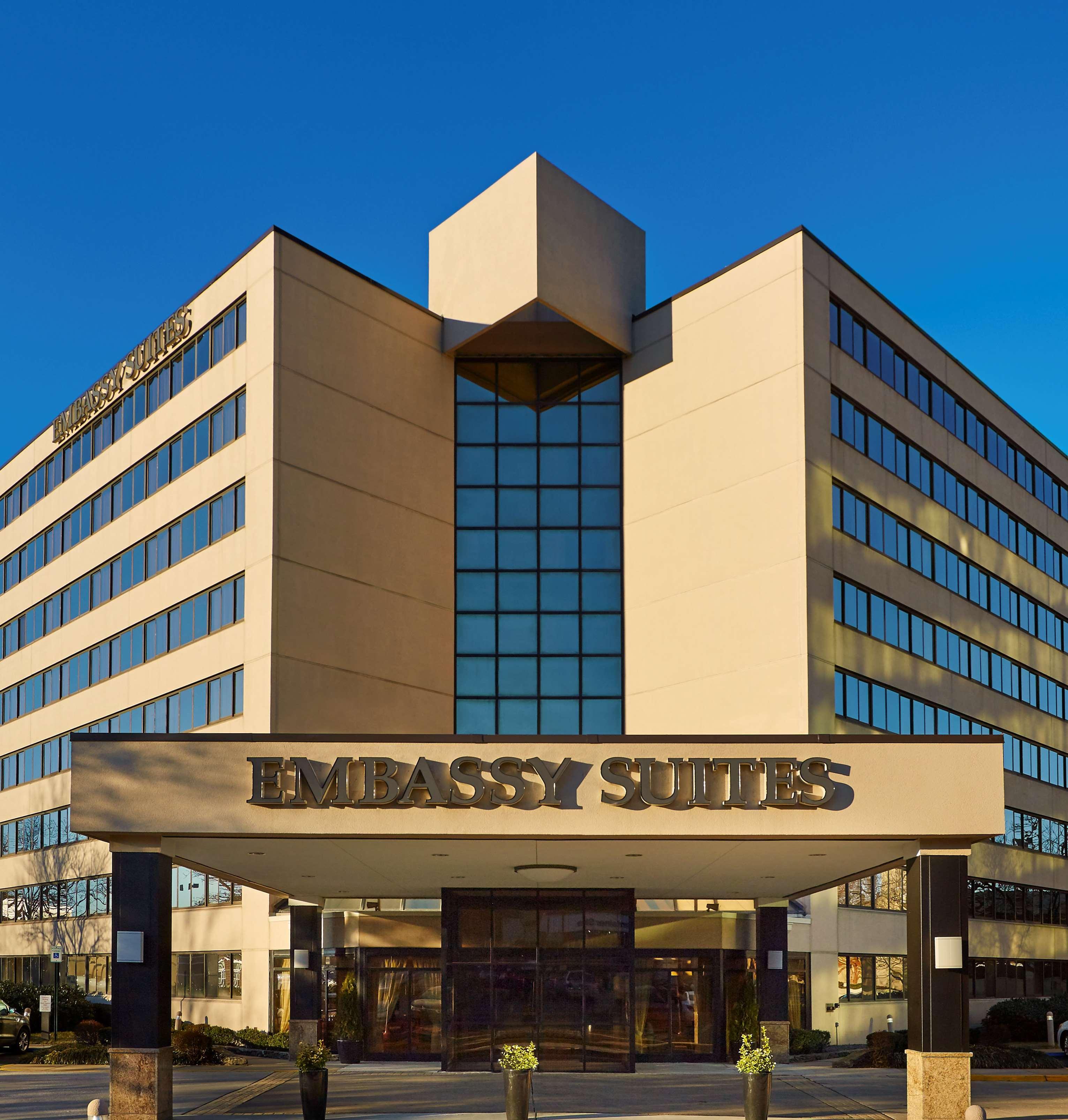 Embassy Suites Tysons Corner Eksteriør billede