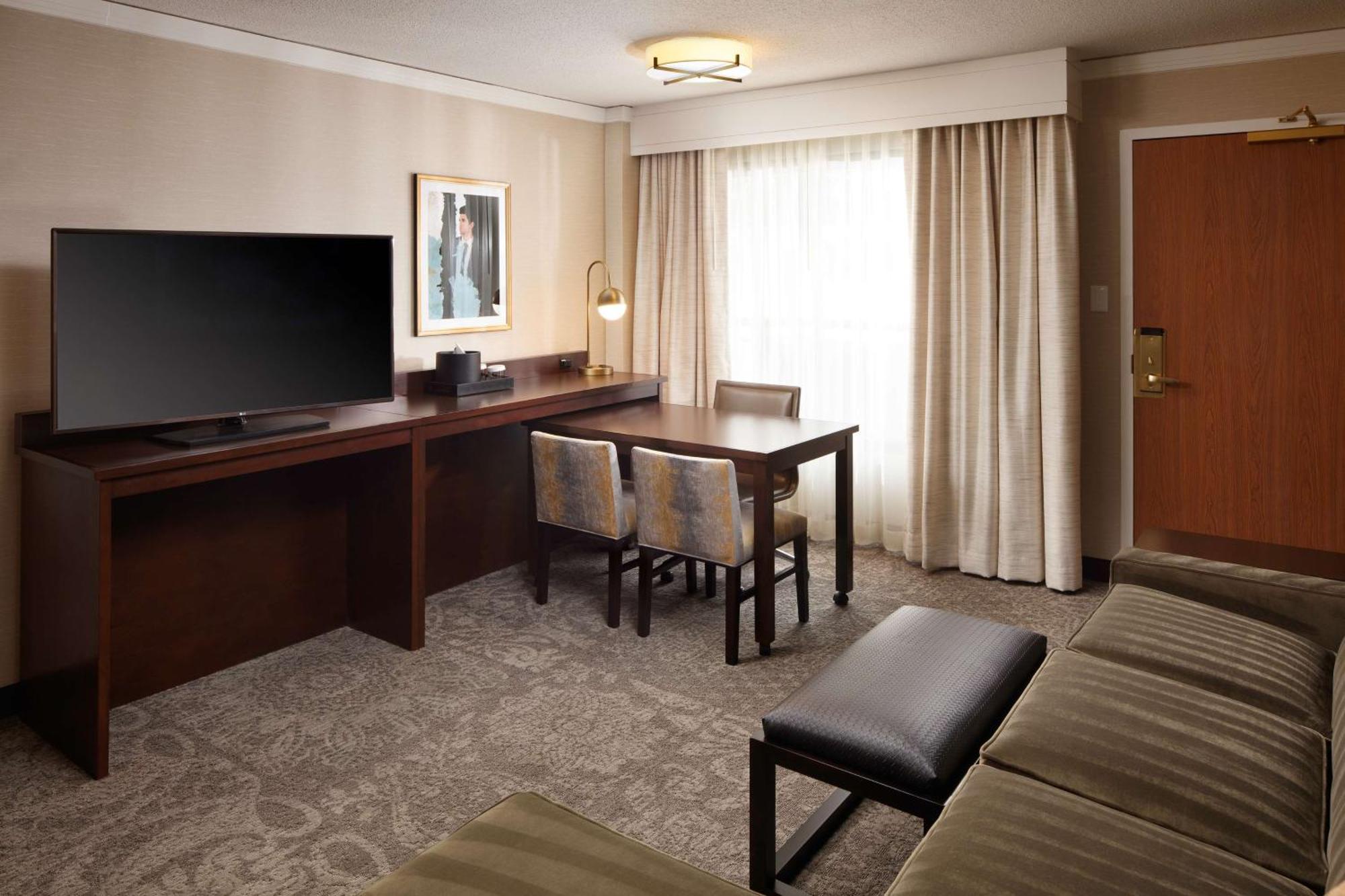 Embassy Suites Tysons Corner Eksteriør billede