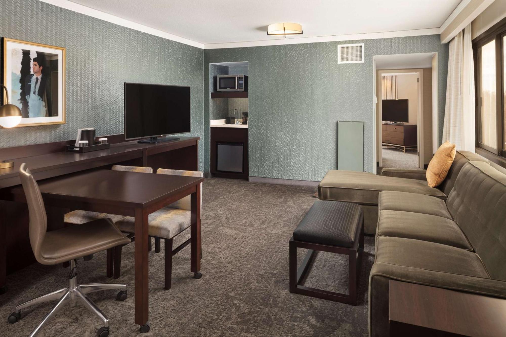 Embassy Suites Tysons Corner Eksteriør billede