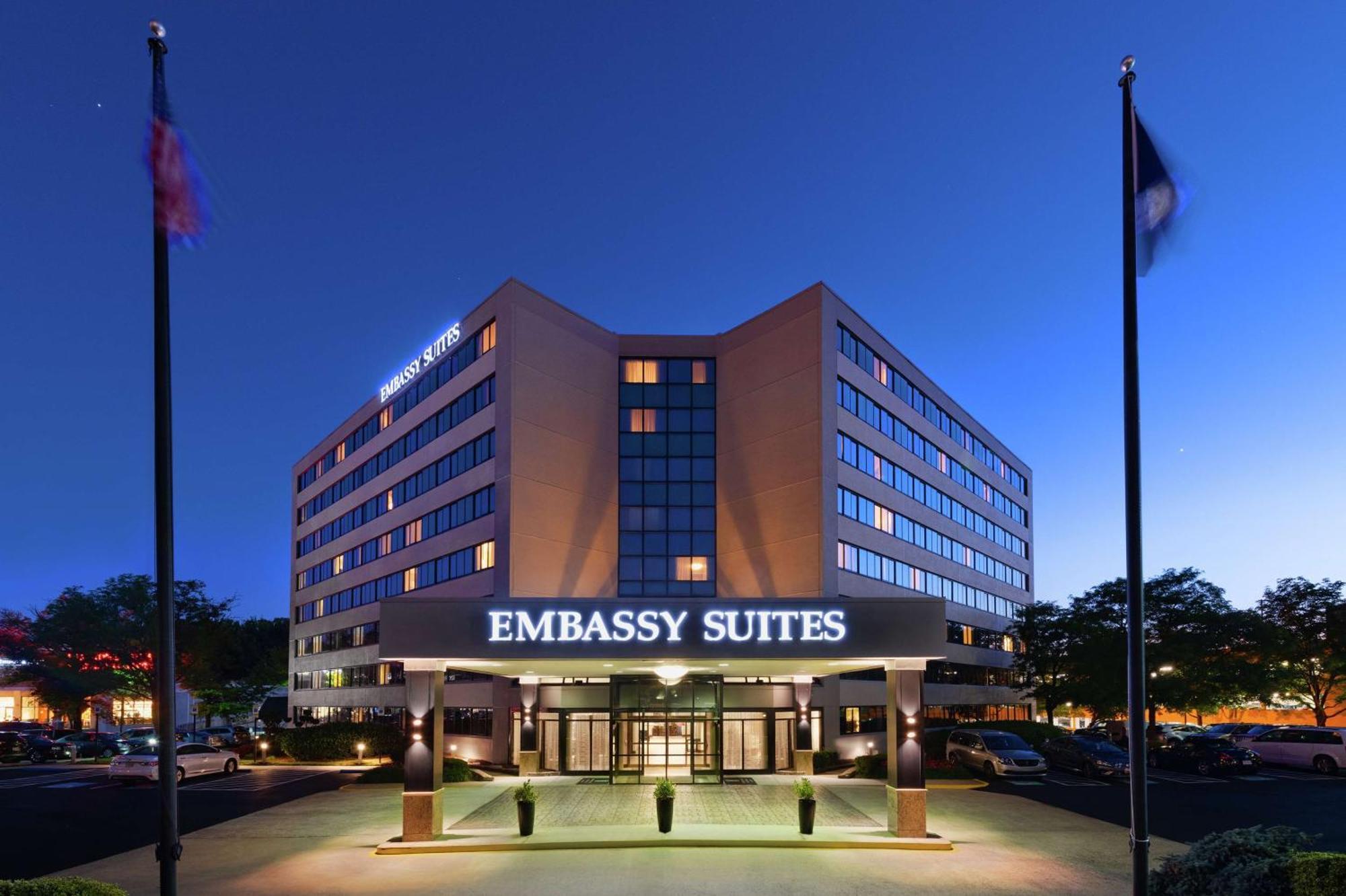 Embassy Suites Tysons Corner Eksteriør billede