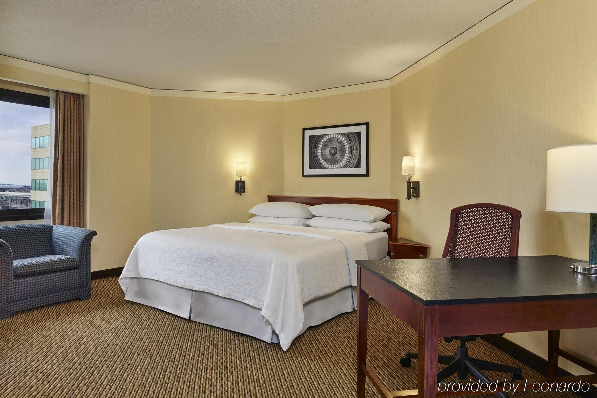 Embassy Suites Tysons Corner Eksteriør billede