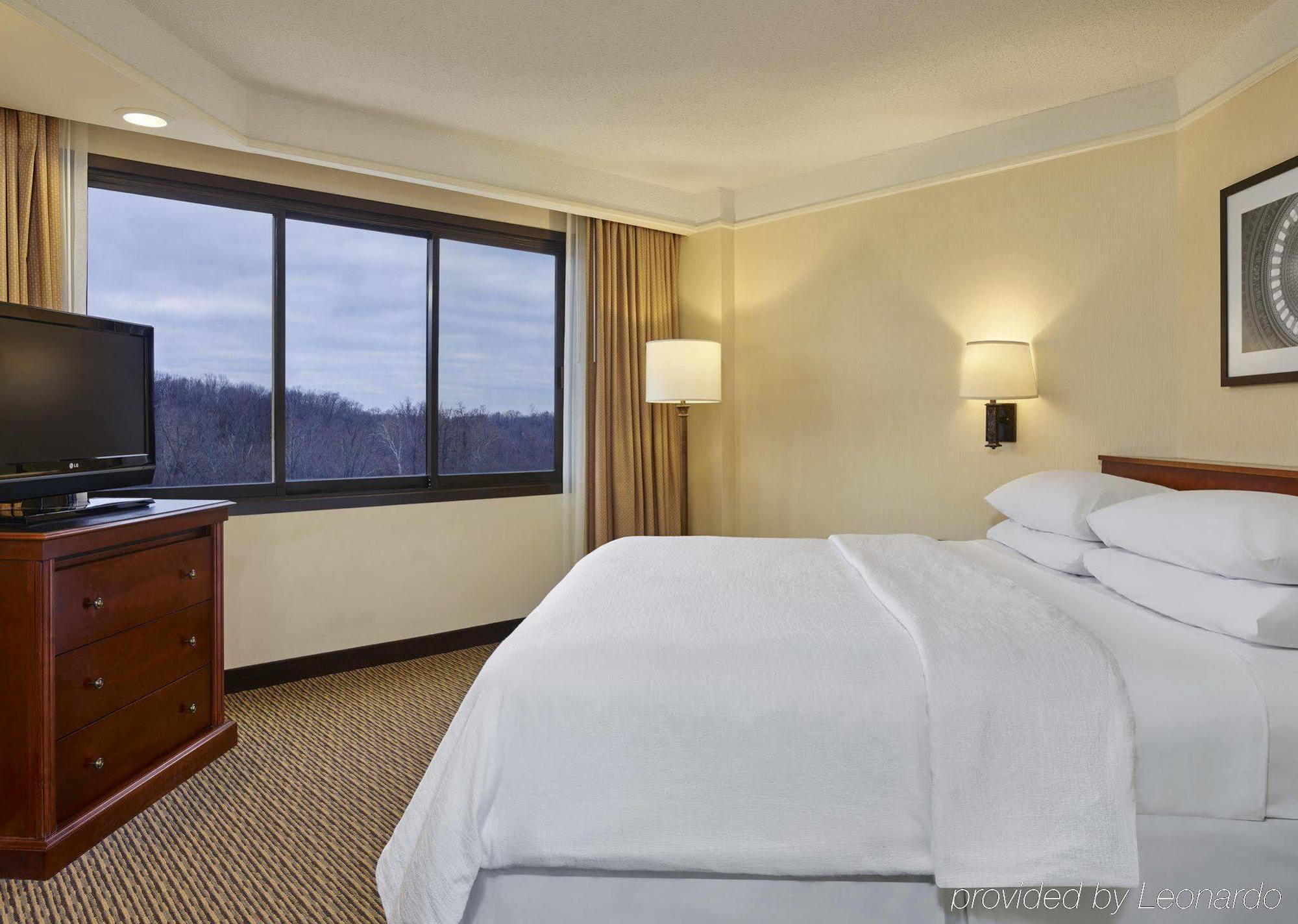 Embassy Suites Tysons Corner Eksteriør billede