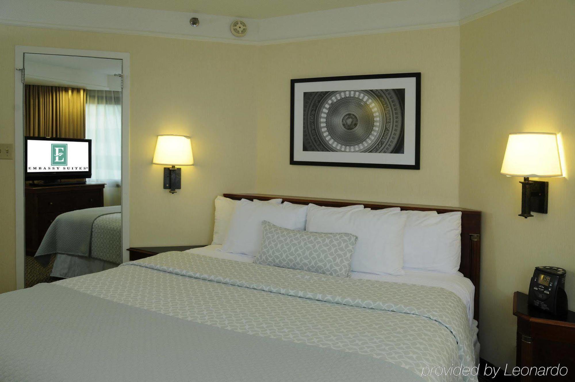 Embassy Suites Tysons Corner Værelse billede