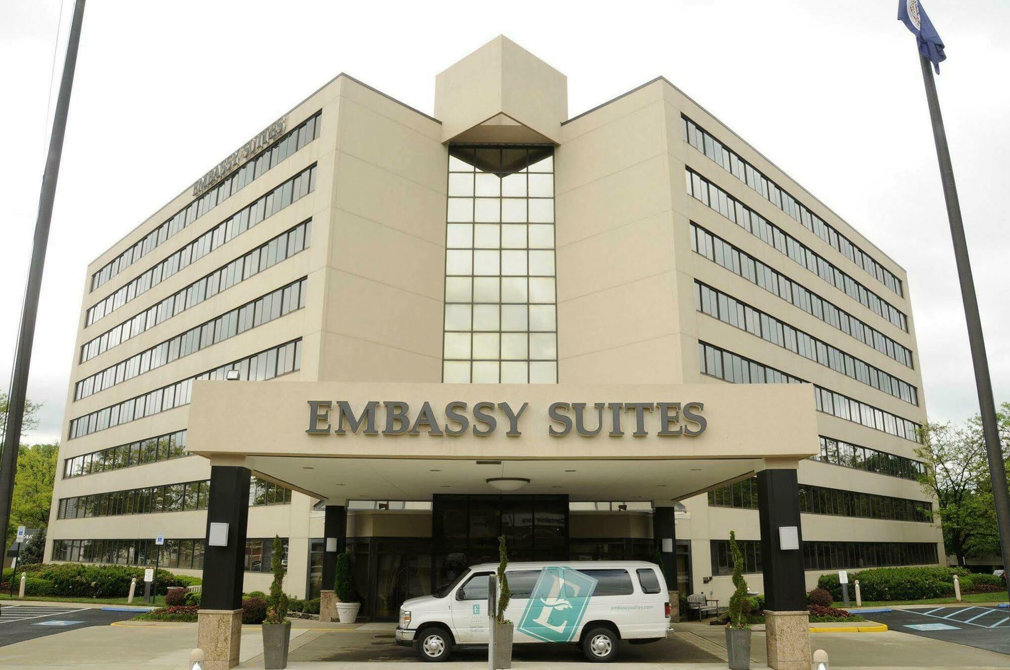 Embassy Suites Tysons Corner Eksteriør billede