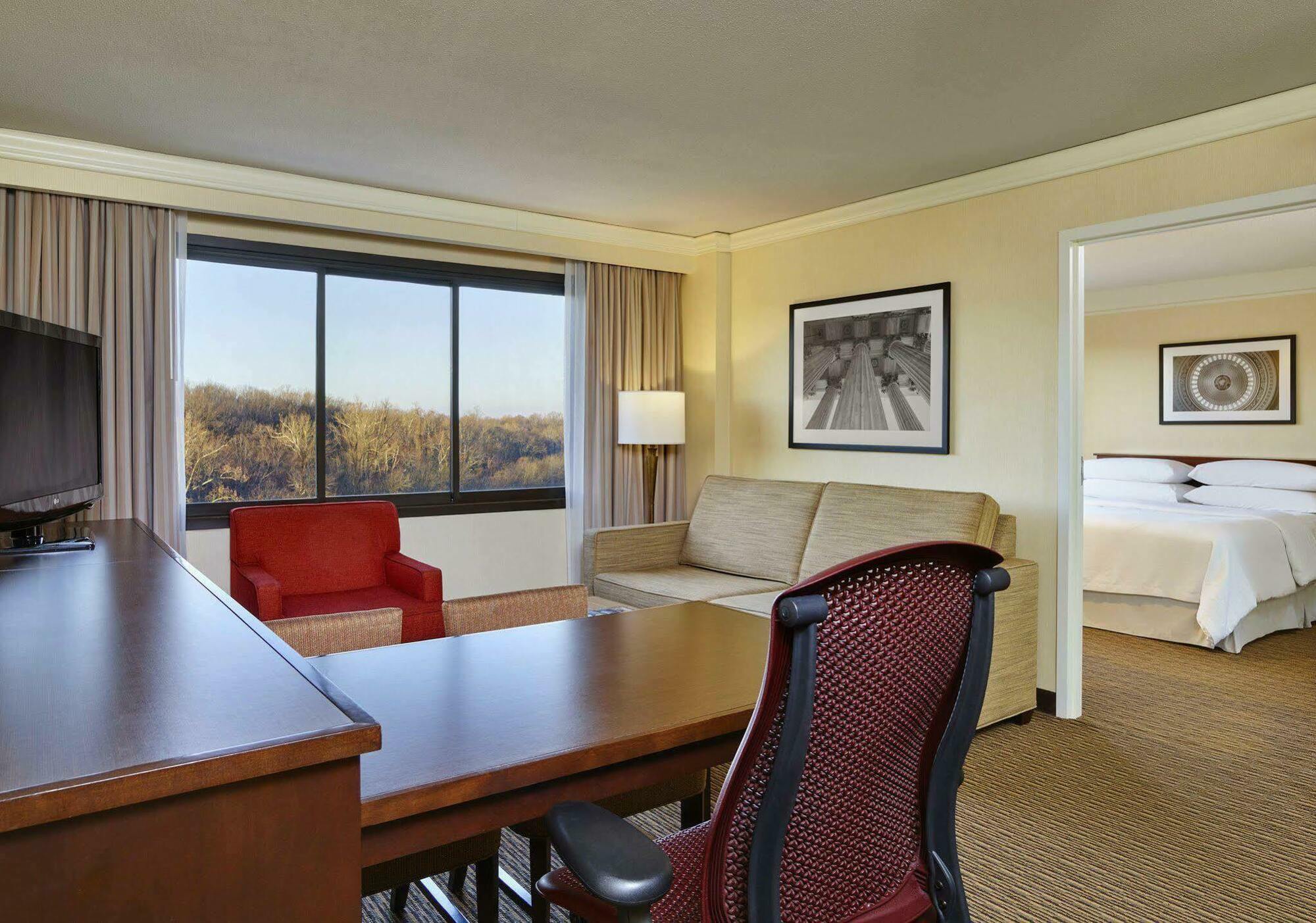 Embassy Suites Tysons Corner Eksteriør billede