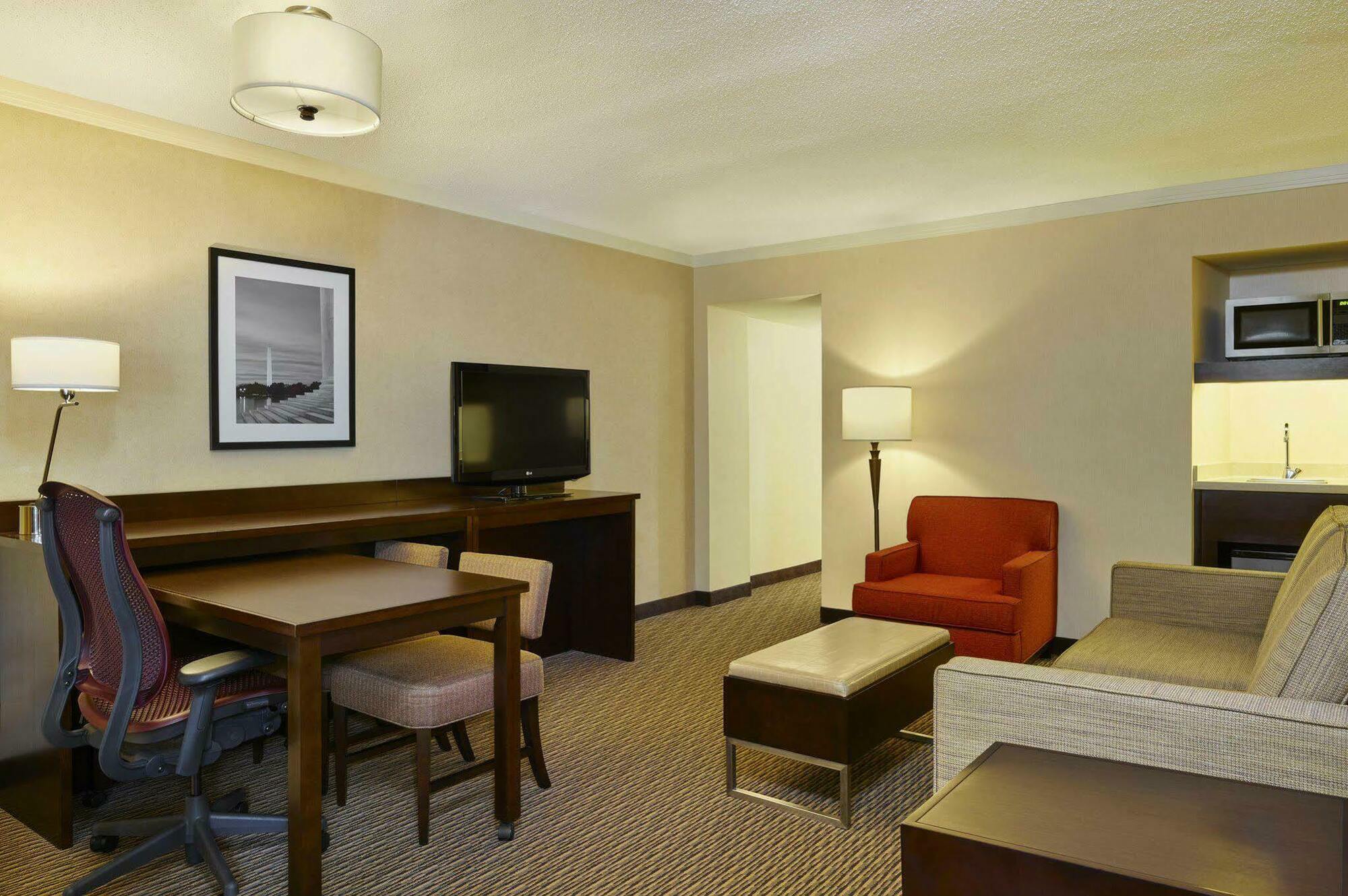 Embassy Suites Tysons Corner Eksteriør billede